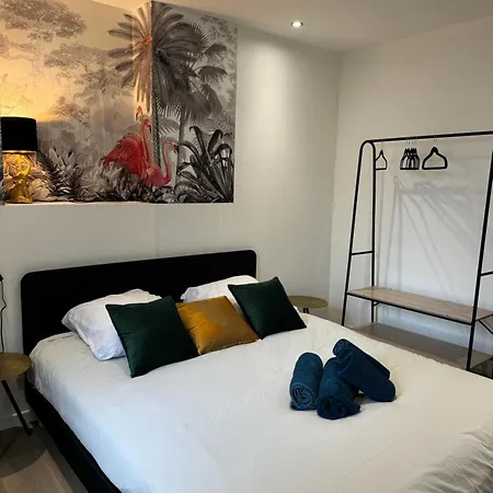 L'oiseau Du Paradis - Terrasse Privee, Parking, Wifi Rapide, Arrivee Autonome, Entre Gare Et Centre-ville, Rez-de-chaussee * Moulins (Allier)