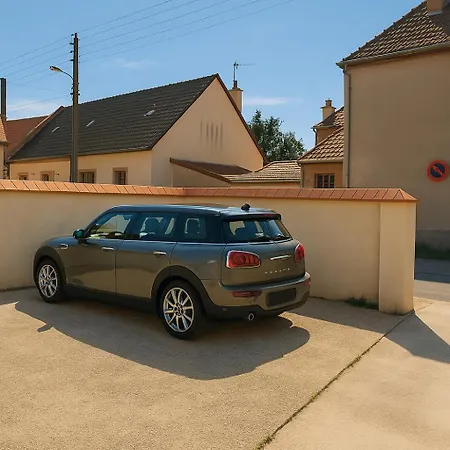 Apartment L'oiseau Du Paradis - Terrasse Privee, Parking, Wifi Rapide, Arrivee Autonome, Entre Gare Et Centre-ville, Rez-de-chaussee *