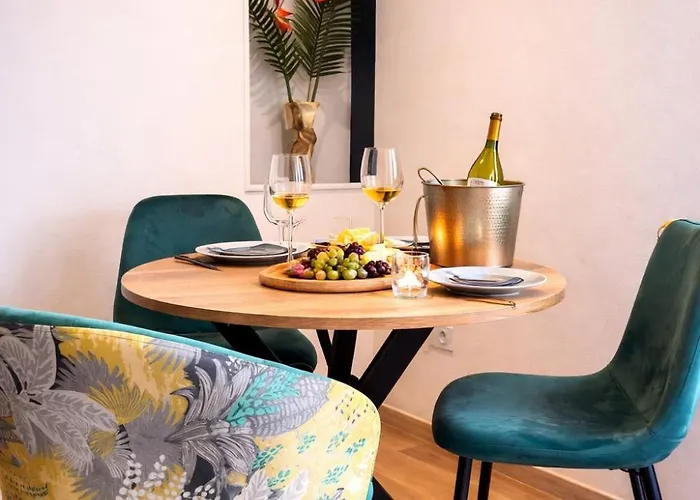 L'oiseau Du Paradis - Terrasse Privee, Parking, Wifi Rapide, Arrivee Autonome, Entre Gare Et Centre-ville, Rez-de-chaussee * 穆兰